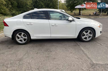 Седан Volvo S60 2012 в 