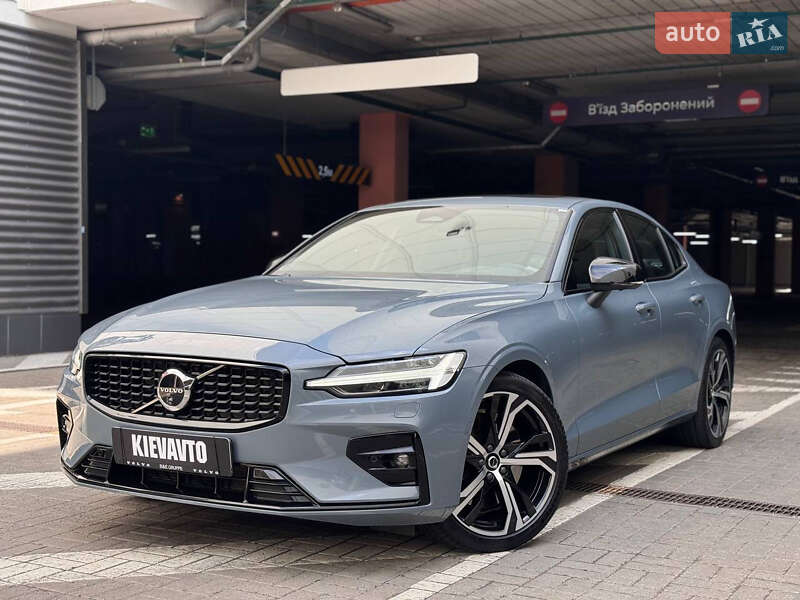 Седан Volvo S60 2023 в Киеве