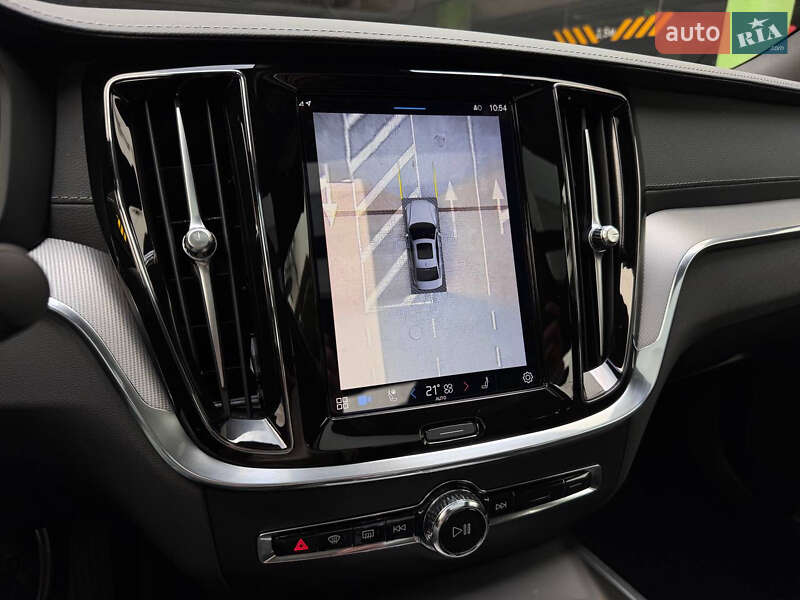 Седан Volvo S60 2023 в Киеве