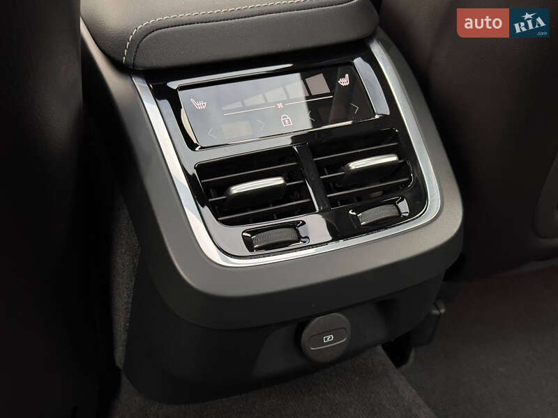 Седан Volvo S60 2023 в Киеве