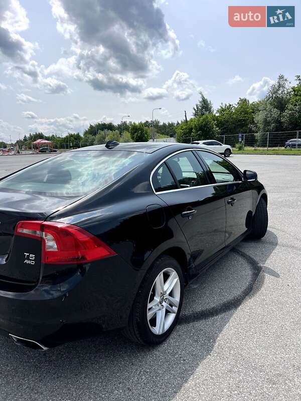Седан Volvo S60 2014 в Львові