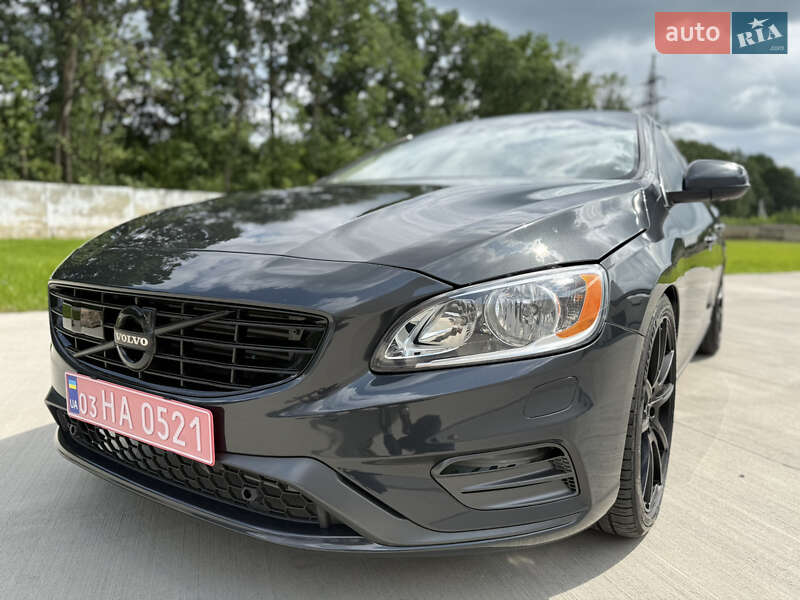 Седан Volvo S60 2015 в Львове