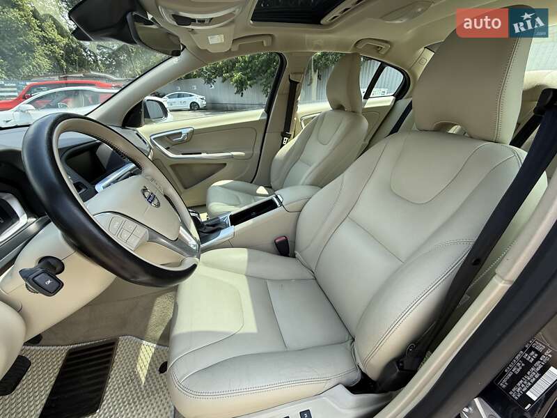 Седан Volvo S60 2015 в Києві