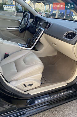 Седан Volvo S60 2012 в 
