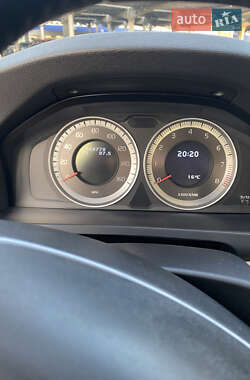 Седан Volvo S60 2012 в 