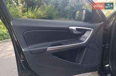 Седан Volvo S60 2015 в 