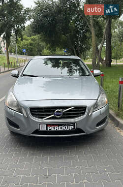 Седан Volvo S60 2012 в 