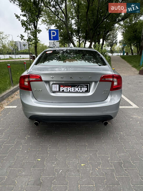 Седан Volvo S60 2012 в Киеве