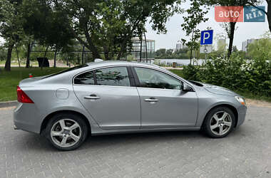 Седан Volvo S60 2012 в 