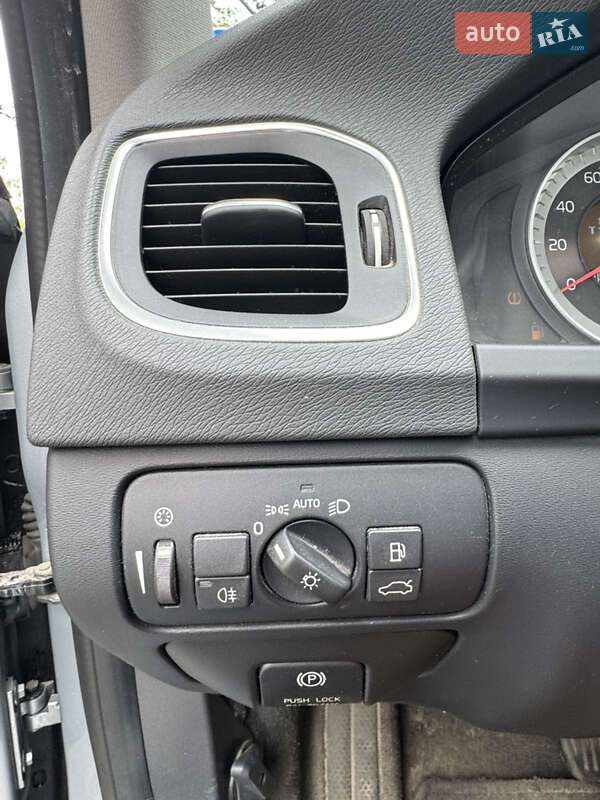 Седан Volvo S60 2012 в Киеве
