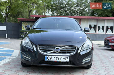 Седан Volvo S60 2012 в 