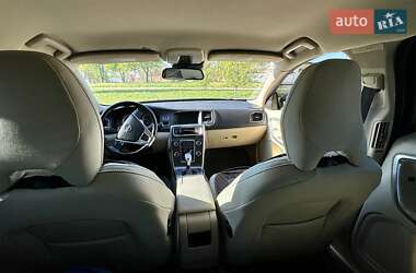 Седан Volvo S60 2012 в 