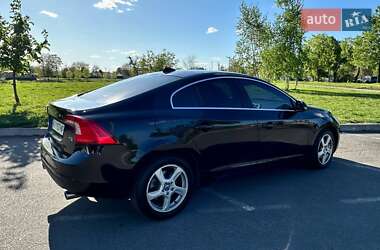 Седан Volvo S60 2012 в 