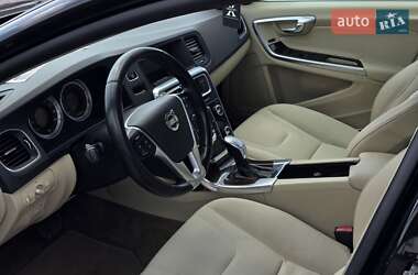 Седан Volvo S60 2012 в 