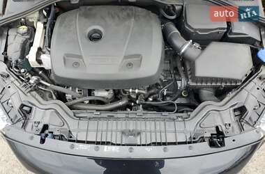 Седан Volvo S60 2017 в 