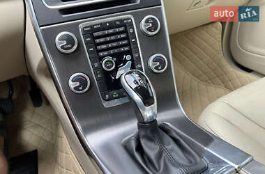 Седан Volvo S60 2015 в 