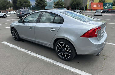 Седан Volvo S60 2017 в 