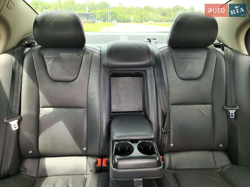 Седан Volvo S60 2012 в Львове