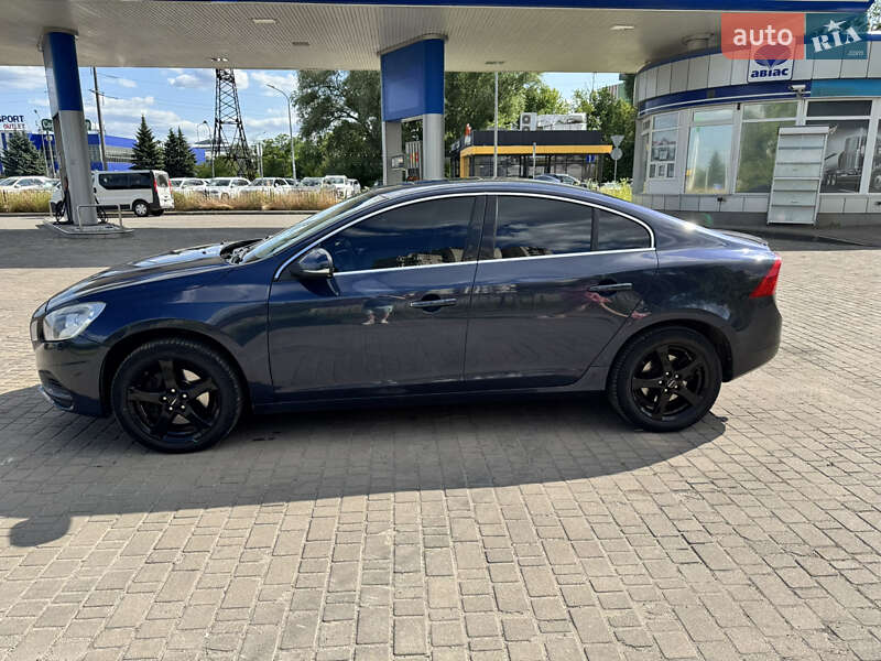 Седан Volvo S60 2012 в Львове