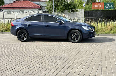 Седан Volvo S60 2012 в 