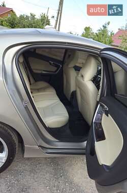 Седан Volvo S60 2016 в 