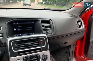 Седан Volvo S60 2012 в 