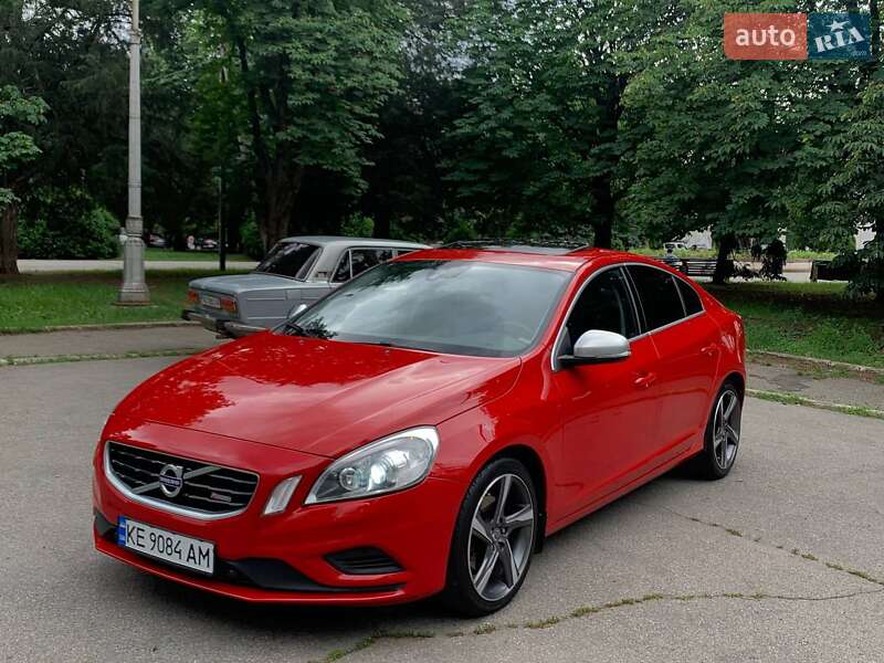 Седан Volvo S60 2012 в 