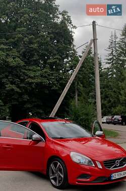 Седан Volvo S60 2012 в 