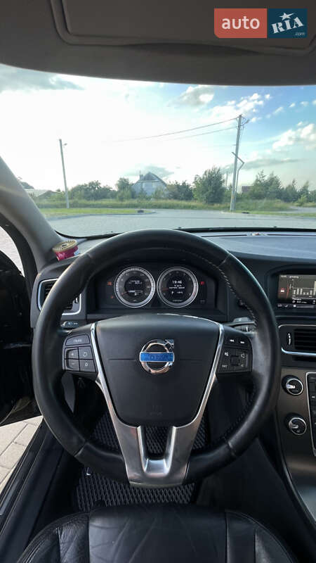 Седан Volvo S60 2013 в Ровно