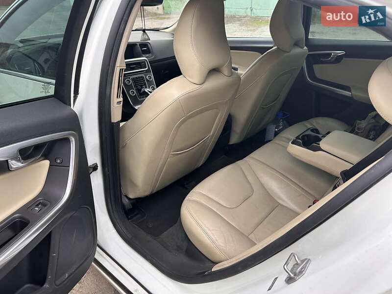 Седан Volvo S60 2016 в Шепетовке