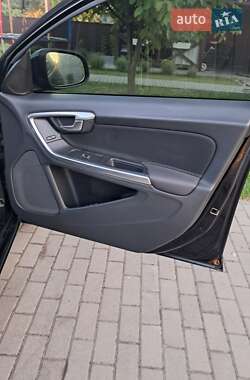 Седан Volvo S60 2012 в 
