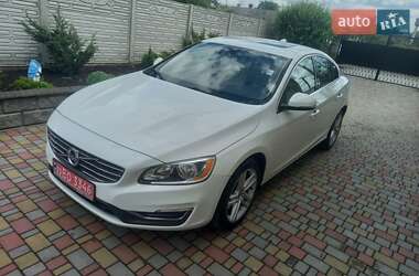 Седан Volvo S60 2015 в 