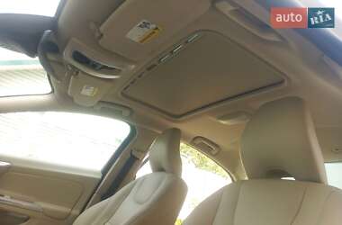 Седан Volvo S60 2015 в 
