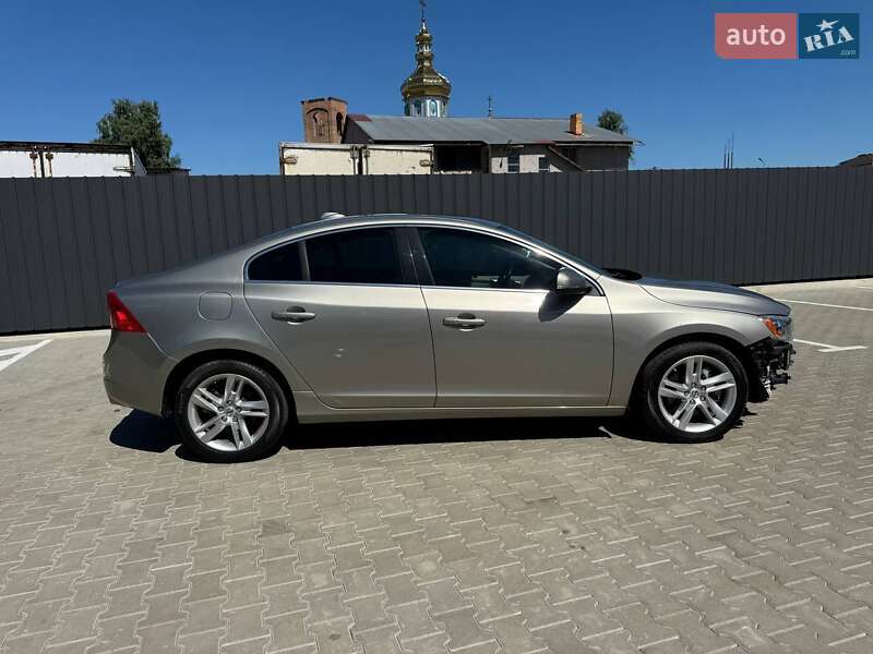 Седан Volvo S60 2013 в Луцке
