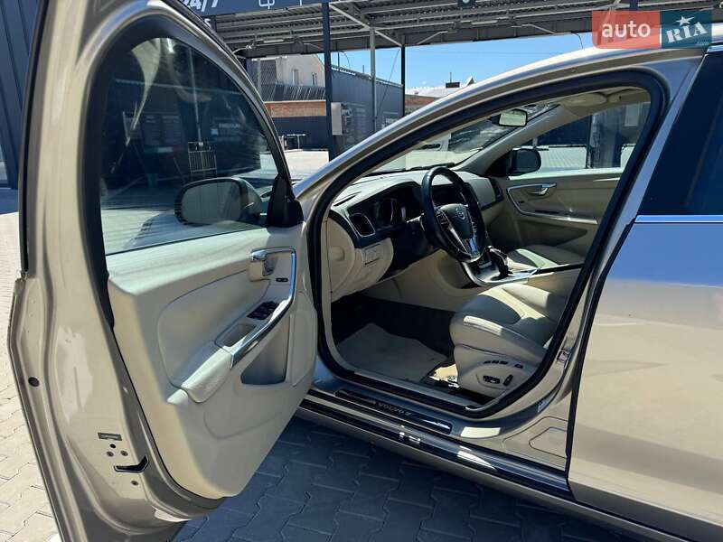 Седан Volvo S60 2013 в Луцке