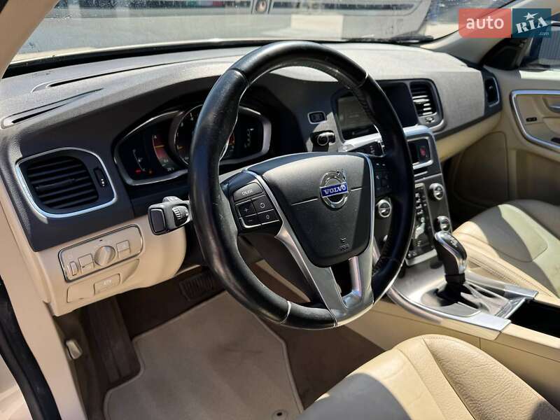 Седан Volvo S60 2013 в Луцке