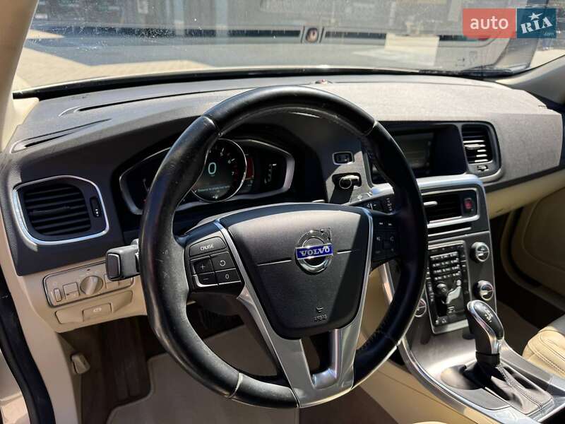 Седан Volvo S60 2013 в Луцке