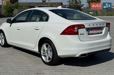 Седан Volvo S60 2013 в 