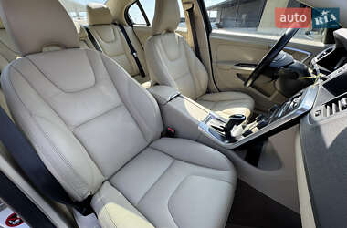 Седан Volvo S60 2013 в 