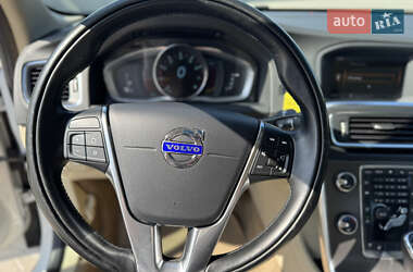 Седан Volvo S60 2013 в 