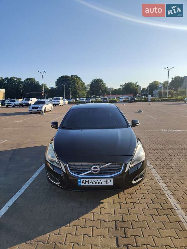 Седан Volvo S60 2011 в Житомире