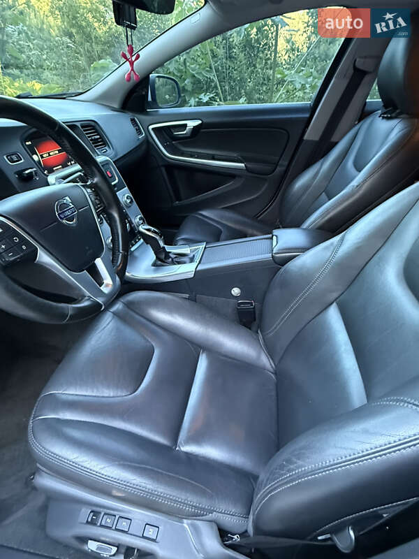 Седан Volvo S60 2017 в Житомирі