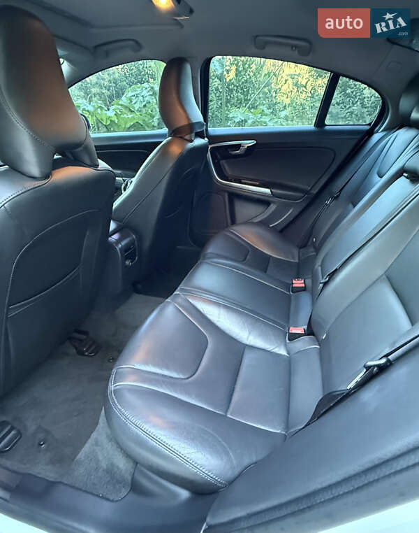 Седан Volvo S60 2017 в Житомирі