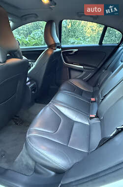 Седан Volvo S60 2017 в 