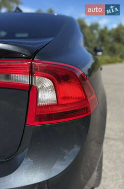 Седан Volvo S60 2011 в 