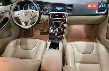 Седан Volvo S60 2015 в 