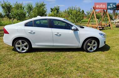 Седан Volvo S60 2012 в 