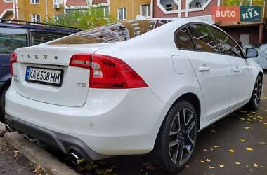 Седан Volvo S60 2018 в 