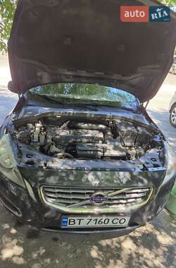 Седан Volvo S60 2013 в 