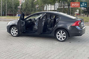 Седан Volvo S60 2016 в 